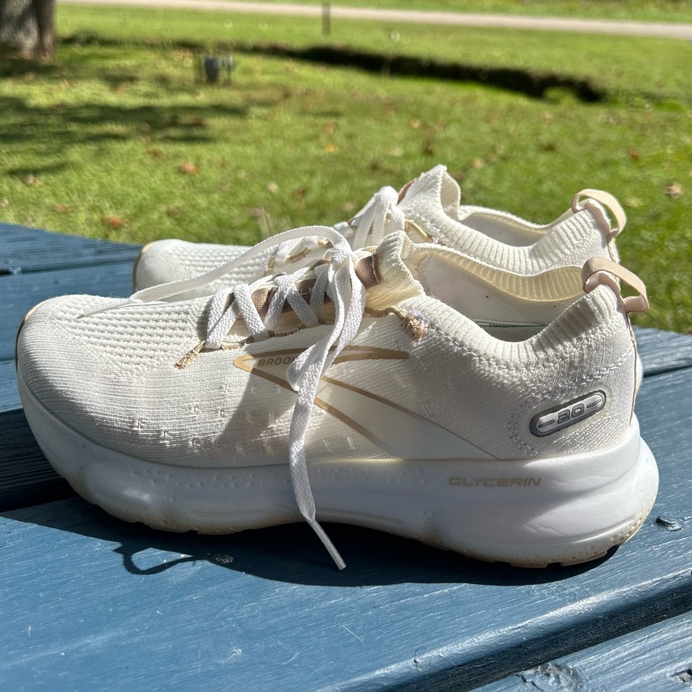 Brooks Women's Cream/Gold Athletic Shoes
